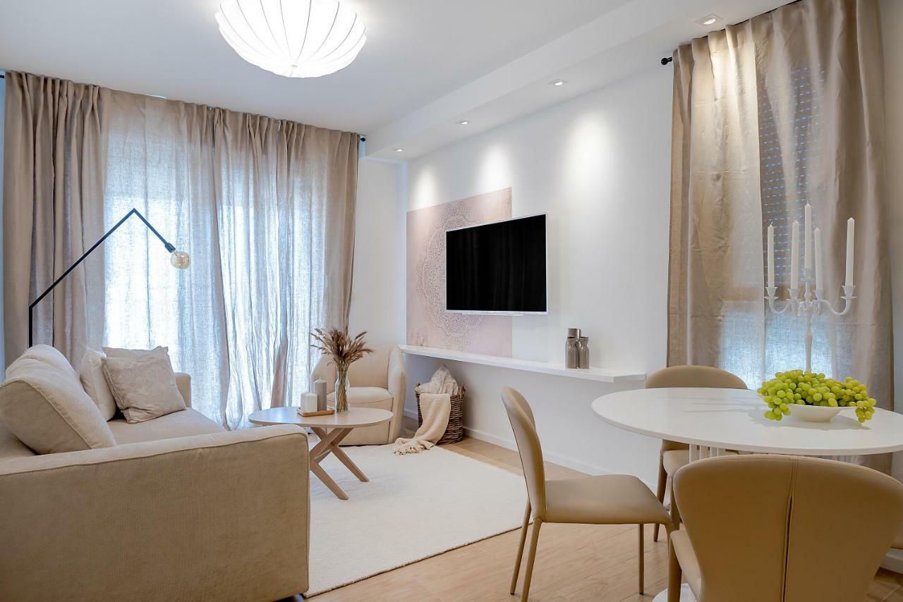 The Pleasurist - Apartment With Private Heated Pool And Terrace Split Exterior photo